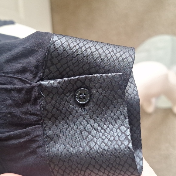 3/$20 Express Women's Black Button-Up Top 100% Viscose, Size XS - Picture 8 of 10